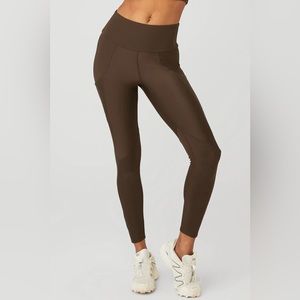 Alo Yoga Espresso Ribbed Airlift 7/8 Legging, Size Medium, NWT